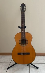 MUSIMA Klassikgitarre mit Ständer und Saiten neu - Bild 1 von 4