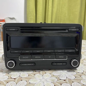 VW Radio CD Player Head Unit 8157640211360 (2005-2013) - Picture 1 of 12