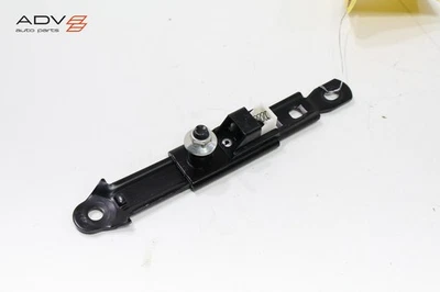 Ajustador de altura del cinturón de seguridad delantero izquierdo Infiniti QX80 QX56 2011-2024 OEM Foto 1 de 4