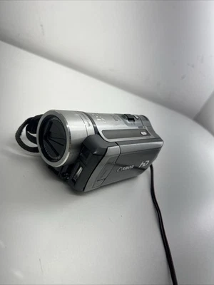 Canon Vixia HF100 HD CMOS 12x Optical Zoom Compact Digital Camcorder Camera Only - Image 1 of 4