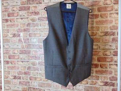 Costelloe & Sons Grey Smart Formal 2 Pocket Wool Waistcoat Men's Size 38'' Chest - Image 1 of 4