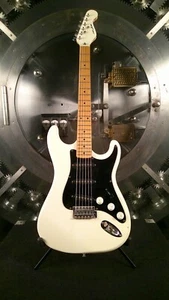 State of the Art Stratocaster 80s - White Electric Guitar w/ Wayfinder Gig Bag - Picture 1 of 16
