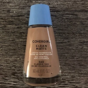 Covergirl Clean Liquid Foundation Oil Control Makeup 560 Classic Tan - Bild 1 von 4