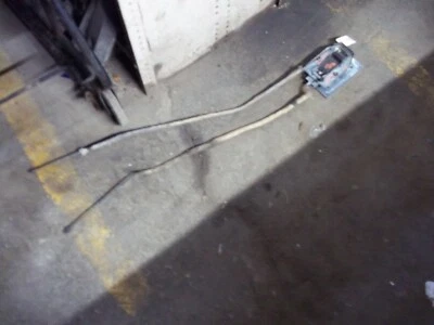 Dodge 400 1982 delantero izquierdo lado del conductor interior manija de puerta montaje OEM Foto 1 de 4