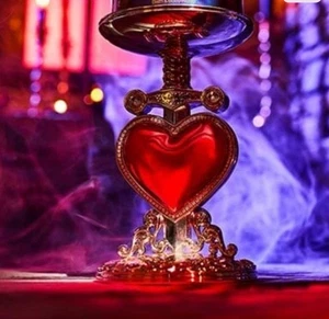 Bath And Body Works Evil Queen Herz Kerzenhalter Villians Collection Vorverkauf - Bild 1 von 2
