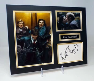 Exhibición de fotos montada firmada por Kate Fleetwood + certificado de autenticidad del distribuidor Harry Potter Cattermole - Imagen 1 de 1