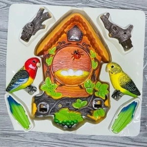 Neu mit Etikett Vintage seltene schöne Vögel animierte bewegliche singende Wanduhr Dekoration - Bild 1 von 11