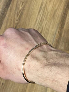 SOLID 9ct Yellow Gold Mens 3mm Torque Bangle/Bracelet - Full UK Hallmark & Box - Picture 1 of 9