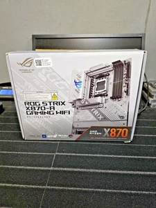 Placa madre de escritorio para juegos Asus ROG Strix X870-A GAMING WIFI - Chipset AMD X870 - Imagen 1 de 16