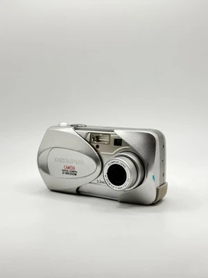Olympus Camedia D-560 ZOOM 3.2MP Digital Camera Silver - TESTED & WORKING ✅✅ - Image 1 of 4