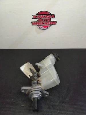 Toyota Yaris Master Cylinder 2005-2016 NCP9#, 10/05-12/16 Foto 1 de 4