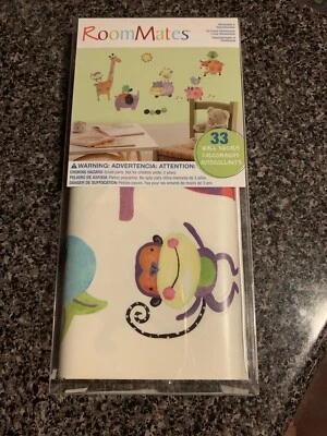 Calcomanías de pared RoomMates RMK1181SCS a lunares pelar y pegar Foto 1 de 4