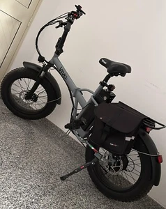 Vendo Vivo Fat Bike R1 - Condizioni Pari al Nuovo colore grigio, Usata Pochissim - Foto 1 di 1
