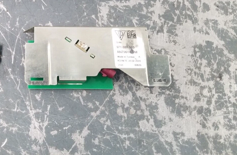 Antena de teléfono Porsche Cayman GT4 RS 2024 #74617 Z4 Foto 1 de 4