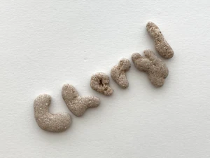 Natürliche buchstabenförmige Steine CHERYL Strand Stein Kiesel Kunst Wort Name Handwerk Hag USA - Bild 1 von 11