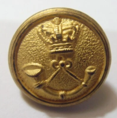 vintage 22 mm collector button gold tone metal British crown bugle 53450 - Image 1 of 3