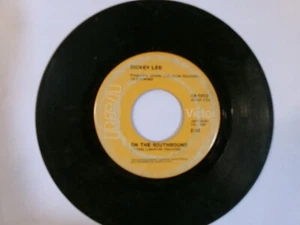 Dickey Lee- Never Ending Song of Love/On the Southbound-45-Good-RCA Victor - Picture 1 of 2
