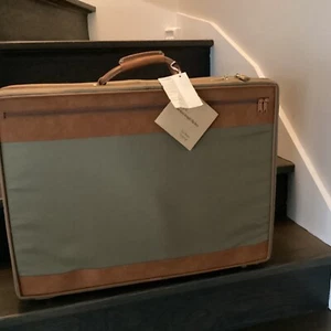 Vintage Hartman Suitcase Nylon & Leather 24"x18"x8" NOS Lock & Keys - Picture 1 of 9