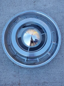 Vintage 1960 Buick Lesabre Invicta Electra Special 15" Hub Cap OEM GM - Picture 1 of 10