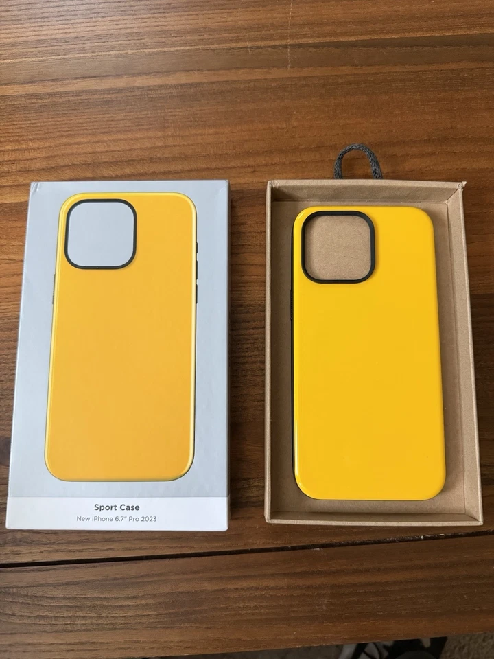 Funda deportiva Racing Yellow Nomad para iPhone 15 Pro Max - Nueva en caja Foto 1 de 1