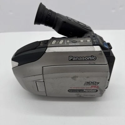 Panasonic Palmsight PV-L759D 4" LCD 300x Digital Palmcorder Camcorder For Parts - Image 1 of 4