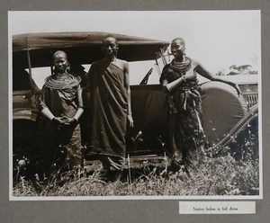 [AFRIKA - FRÜHE AUTOSAFARI] Album mit 40 Gelatine Silber Fotos. Ca. 1930 - Bild 1 von 24
