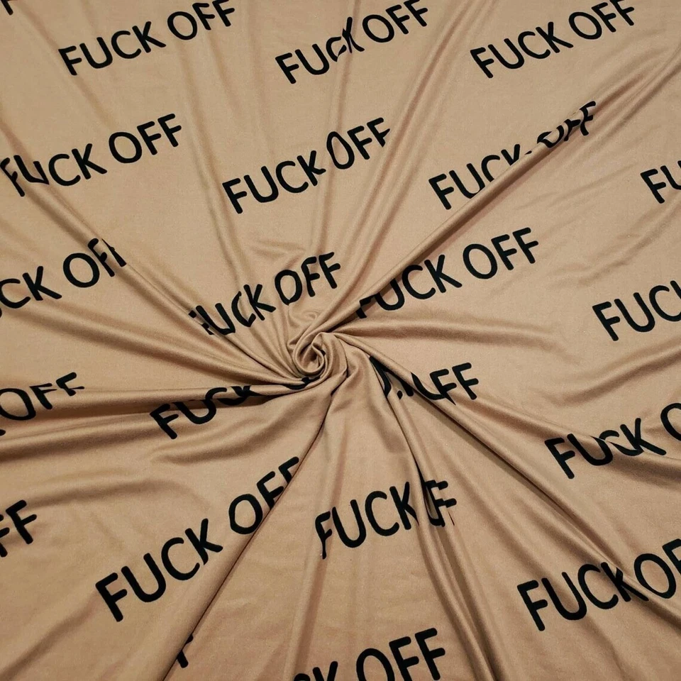Tecido Jersey Sassy "F*** Off" Estampa de Texto Duplo Escovado Poli Elastano - Imagem 1 de 4