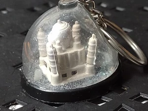 Cute Vintage Taj Mahal Keychain - Picture 1 of 8