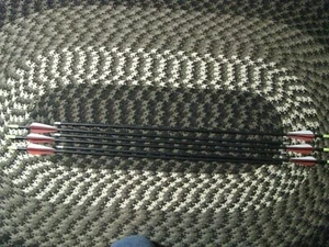 ***New 28" Fiberglass Target Arrows-Recurve-6pk  PSE1602 RETAIL $18 SALE $12 - Picture 1 of 5