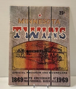 1969 Minnesota Twins vs New York Yankees Program Killebrew Murce Ex - Picture 1 of 3