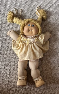 Cabbage Patch Girl Doll Yellow Hair & Blue Eyes One Tooth Dimples 1985 READ - Picture 1 of 10