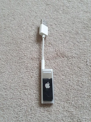 APPLE iPod Shuffle 2009 3rd Generation - Image 1 of 4