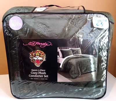 Ed Hardy Green with Cards Embossed Cozy Plush 3pc QUEEN Comforter &Shams Set - Image 1 of 4