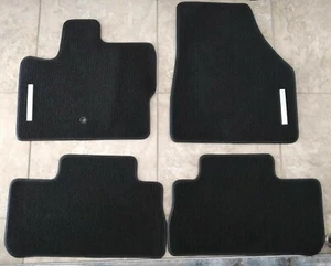 Land Rover Brand OEM LR2 Ebony Black Carpet Floor Mat Set Freelander 2 Brand New - Picture 1 of 1