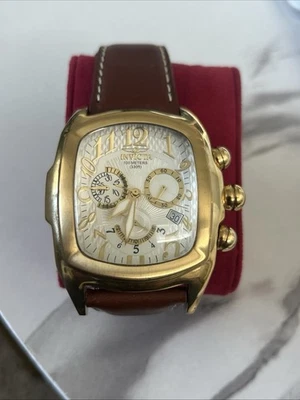 Cronógrafo de cuarzo suizo Invicta Lupah 18444 para hombre • 47 mm • Banda de cuero marrón Foto 1 de 4