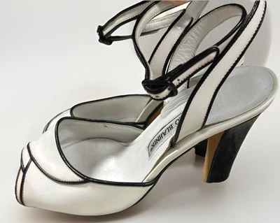 Manolo Blahnik White Black Petal Open Toe Block Heel Pumps Italy Size 5.5 - Image 1 of 4