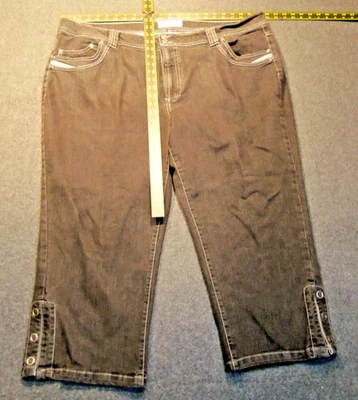 Faded Glory Jeans Women's Denim Capris Size 26W Stretch Black - Image 1 of 4