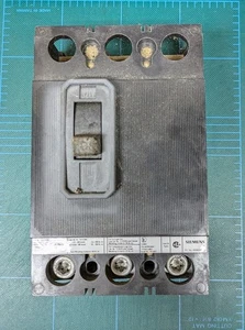 SIEMENS QJ23B200 Interruttore 200A 3P 240V 3PH QJ2 3 poli 200 Amp Usato - Foto 1 di 3