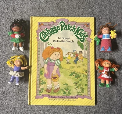 Lote de parches de col vintage. 4 MUÑECAS MINIATURA 1992 - Con libro de parches de repollo Foto 1 de 4