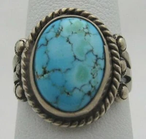 LOVELY SOUTHWESTERN ESTATE HANDCRAFTED TURQUOISE STERLING SILVER RING, SIZE 4.5 - Picture 1 of 6