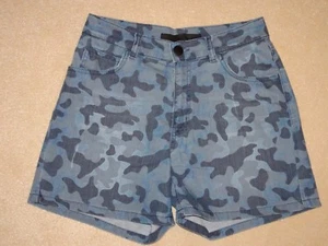 Just Female Shorts Camouflage blau BW- Stretch Gr. 34 ungetragen - Bild 1 von 5