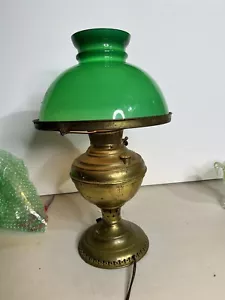 Antique New Juno oil lamp with cased green glass shade converted to electric - Picture 1 of 15