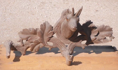 -ANCIEN PORTE MANTEAU MURAL BOIS FORET NOIRE TETE CHEVREUIL A RESTAURER   D - Photo 1/4