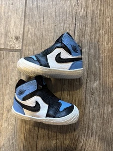 Auténtico Jordan 1 Botín Cuna Bebé Talla 2 Universitario AZUL/blanco/negro AT3745-400 - Imagen 1 de 3