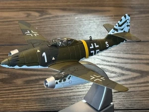 Corgi AA35707 Messerschmitt Me 262A-1a - Franz Schall ‘White 1’ German Luftwaffe - Picture 1 of 13