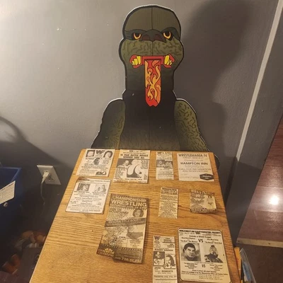 Lote de anuncios de periódico de lucha libre WWF de colección Andre The Giant Bob Backland Foto 1 de 4