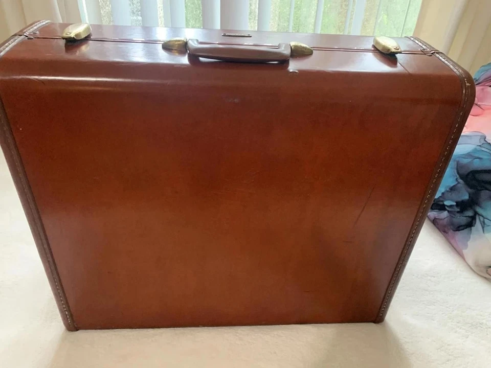 Large Vintage Samsonite Leather Suitcase, 1950's Shwayder Bros,  Brown Hardshell - Image 1 of 4