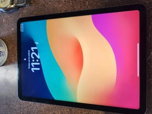 Apple iPad Air 5. Gen. 64GB, Wi-Fi, 10,9 Zoll - Space Grau A2588 - Open Box - Bild 1 von 5