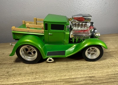 Muscle Machines - 1929 Ford Model A Pickup Truck Green 1/18 Diecast - Image 1 of 4