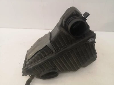 Корпус коробки воздушного фильтра левая сторона Audi Q7 4 л 4,2 TDI 2008 7L8128607C с потоком воздуха - Изображение 1 из 4